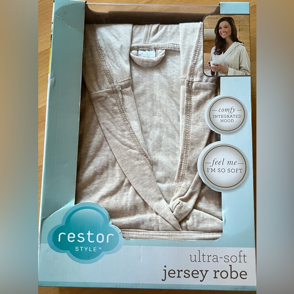 NWT! Restor Style Ultra-Soft Jersey Robe OSFM